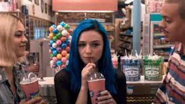 نقد و بررسی فیلم آسمان صورتی پیش رو محصول سال 2020 | چی‌بینو