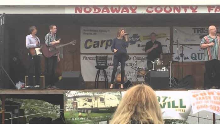 نقد و بررسی فیلم سرود ملی دختر محصول سال 2019 | چی‌بینو