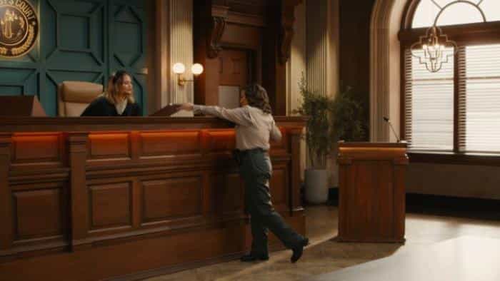 نقد و بررسی سریال دادگاه کریسی محصول سال 2020 | چی‌بینو