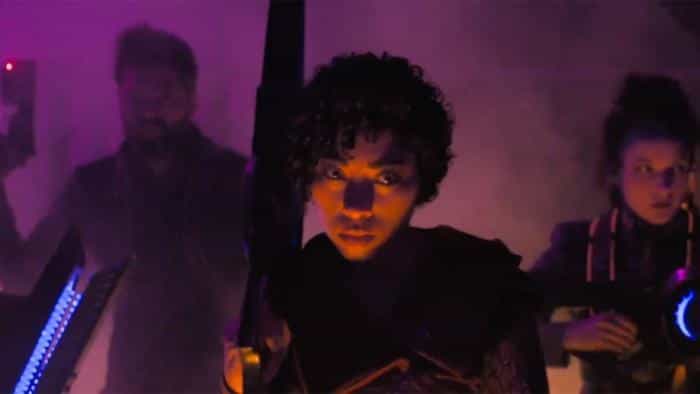 نقد و بررسی سریال ملکه‌ی ولگرد محصول سال 2020 | چی‌بینو