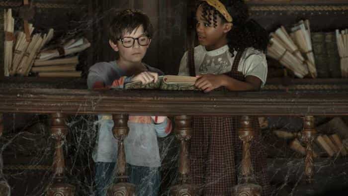 تماشای فیلم کتاب های شبانه محصول سال 2021 | چی‌بینو