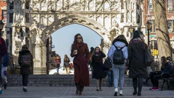 نقد و بررسی سریال هارلم محصول سال 2021 | چی‌بینو