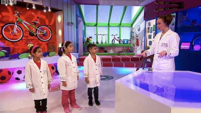 نقد و بررسی سریال نینا و نورون‌ها محصول سال 2007 | چی‌بینو