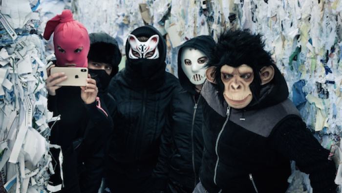 نقد و بررسی سریال ما موج هستیم محصول سال 2019 | چی‌بینو