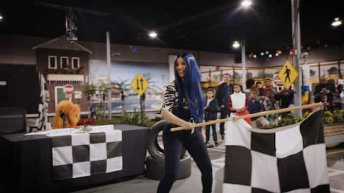 نقد و بررسی سریال اسکرت با افست محصول سال 2020 | چی‌بینو