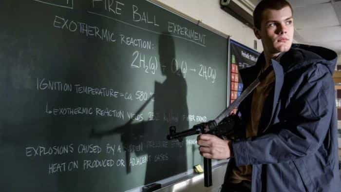 تماشای فیلم فرار کن مخفی شو مبارزه کن (2020) | چی‌بینو