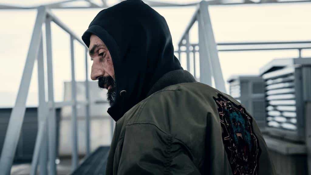نقد و بررسی فیلم جانور محصول سال 2020 | چی‌بینو
