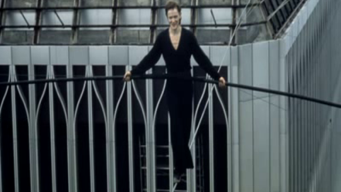 نقد و بررسی فیلم مرد روی طناب محصول سال 2008 | چی‌بینو