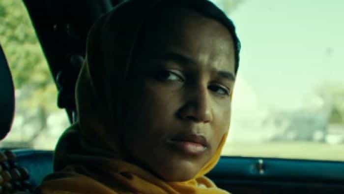 نقد و بررسی فیلم چهره‌ی خنده‌دار محصول سال 2020 | چی‌بینو