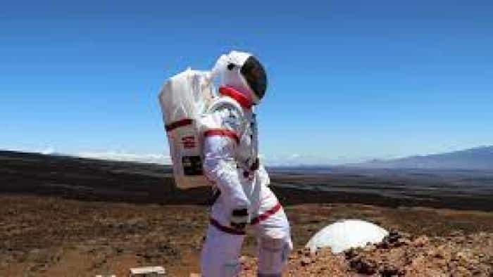 نقد و بررسی فیلم بهشت سرخ محصول سال 2020 | چی‌بینو