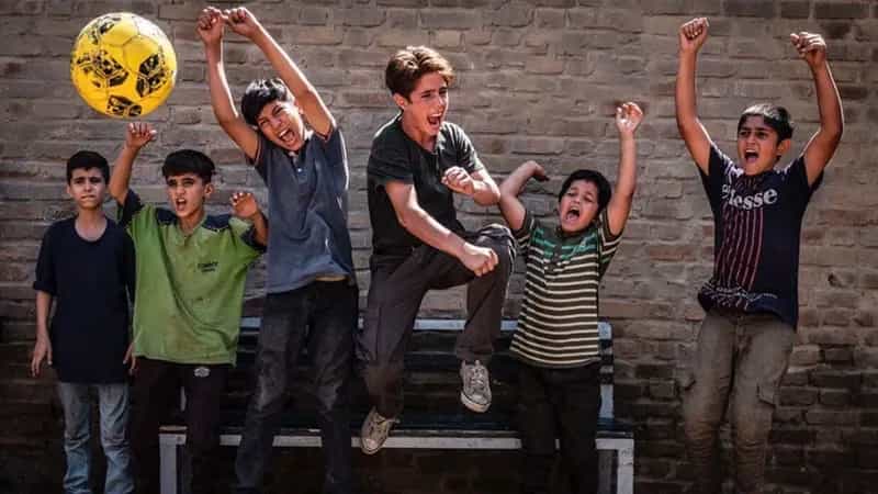 نقد و بررسی فیلم خورشید محصول سال 2020 | چی‌بینو