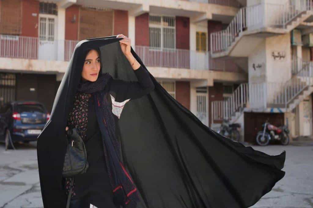 نقد و بررسی فیلم قهرمان محصول سال 2021 | چی‌بینو