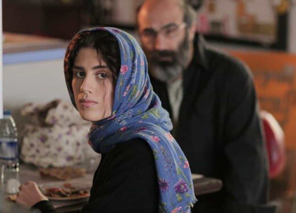 نقد و بررسی فیلم قهرمان محصول سال 2021 | چی‌بینو