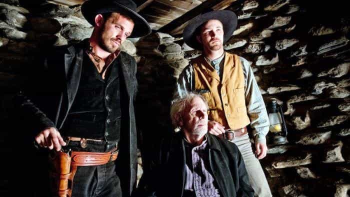 نقد و بررسی فیلم تیراندازی نهایی محصول سال 2021 | چی‌بینو