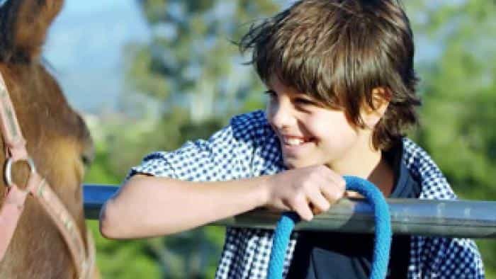 نقد و بررسی فیلم اس و معجزه کریسمس محصول سال 2021 | چی‌بینو