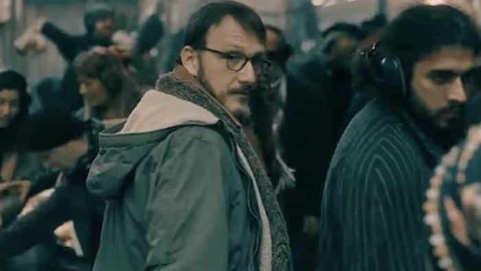 نقد و بررسی سریال جمجمه داغ محصول سال 2022 | چی‌بینو