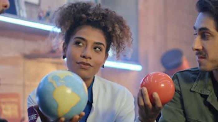 نقد و بررسی انیمیشن آزمایشگاه اسرارآمیز (2020) | چی‌بینو