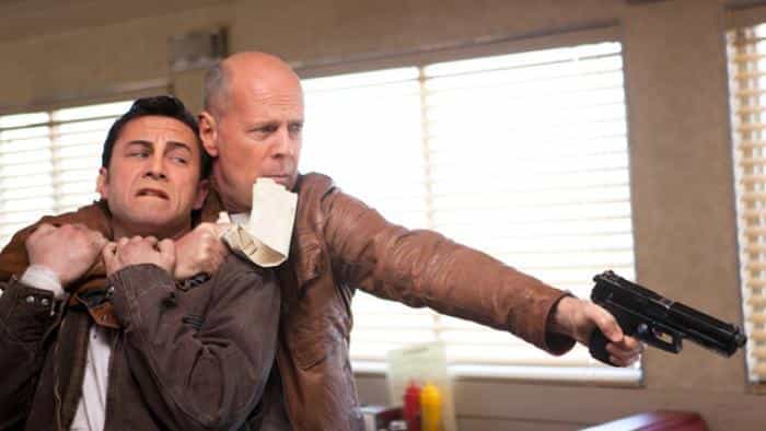نقد و بررسی فیلم Looper محصول سال 2012 | چی‌بینو