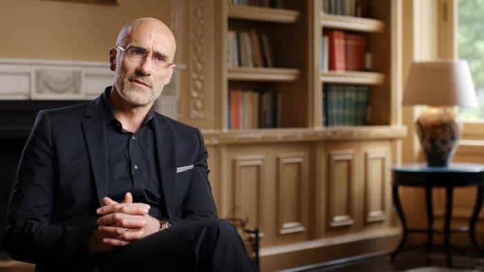 نقد و بررسی فیلم ستارگان و رنج محصول سال 2020 | چی‌بینو