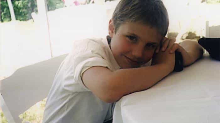 نقد و بررسی فیلم پسری در میانه محصول سال 2009 | چی‌بینو