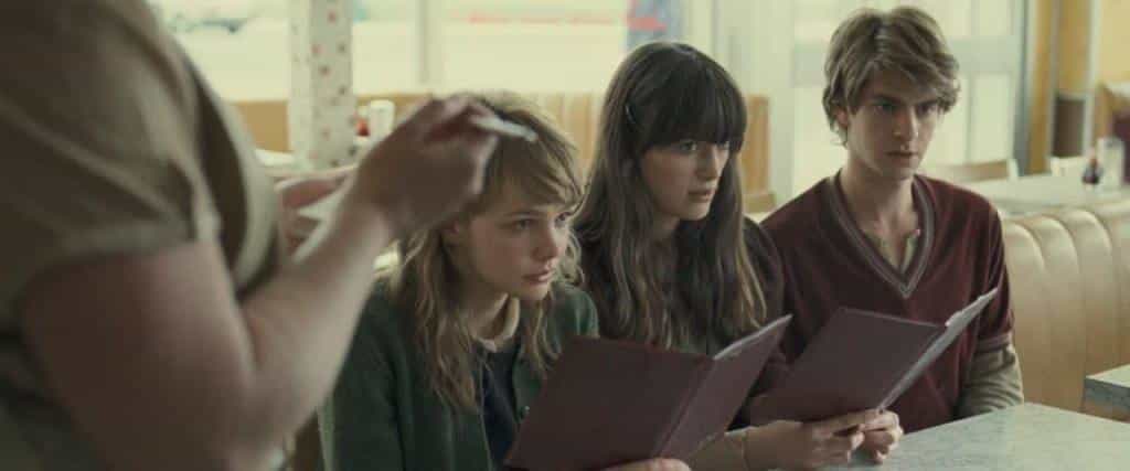 نقد و بررسی فیلم هرگز رهایم نکن محصول سال 2010 | چی‌بینو