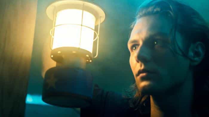 تماشای فیلم توطئه‌آمیز ۵: درب قرمز محصول سال 2023 | چی‌بینو