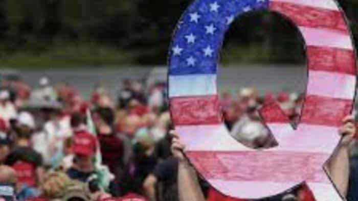 نقد و بررسی سریال سرزمین سایه‌ها محصول سال 2022 | چی‌بینو