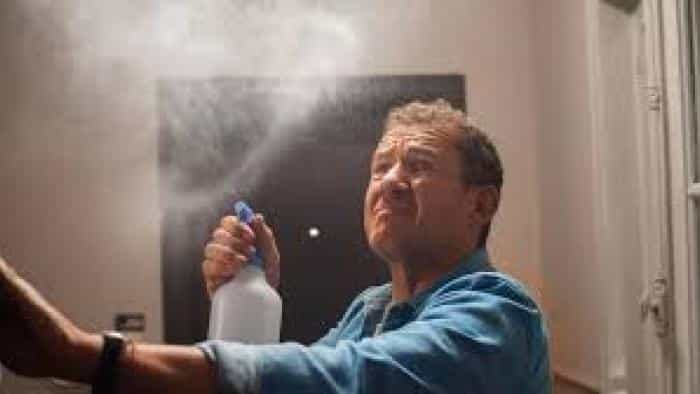 نقد و بررسی فیلم با هم گیر کرده‌ایم محصول سال 2021 | چی‌بینو