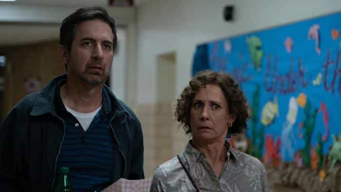 تماشای فیلم جایی در محله کویینز محصول سال 2022 | چی‌بینو