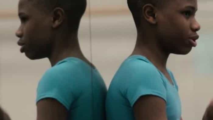 نقد و بررسی فیلم عسل محصول سال 2024 | چی‌بینو
