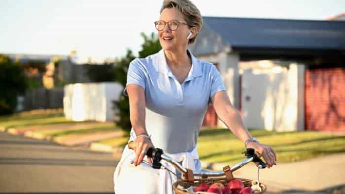 تماشای سریال سیب هرگز نمی افتد محصول سال 2024 | چی‌بینو