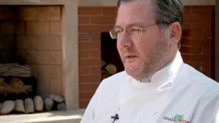 نقد و بررسی فیلم عشق، چارلی: ظهور و سقوط ...(2021) | چی‌بینو