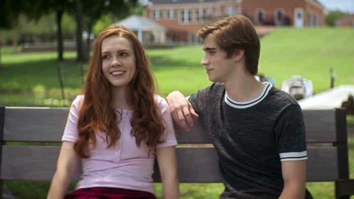 نقد و بررسی فیلم در مرکز توجه محصول سال 2023 | چی‌بینو