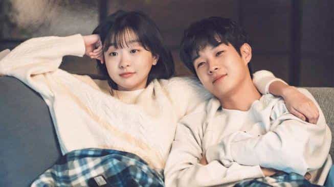 نقد و بررسی سریال تابستان دوست‌داشتنی ما (2021) | چی‌بینو