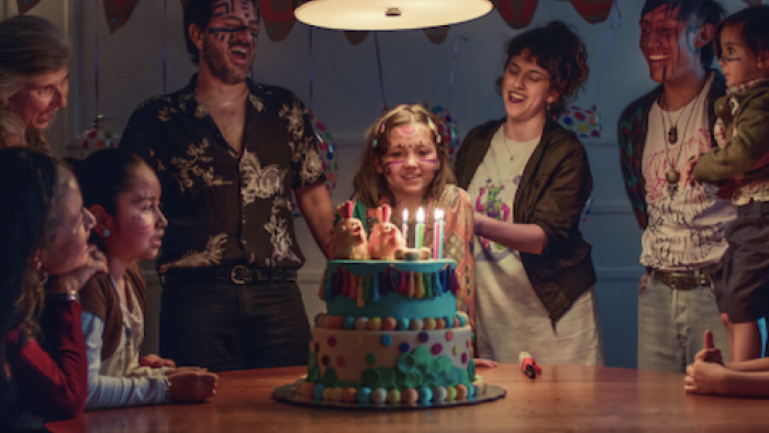 نقد و بررسی سریال همه چیز درست خواهد شد. (2021) | چی‌بینو