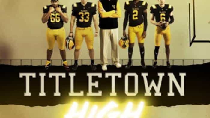 نقد و بررسی سریال برنامه تلویزیونی دبیرست...(2021) | چی‌بینو