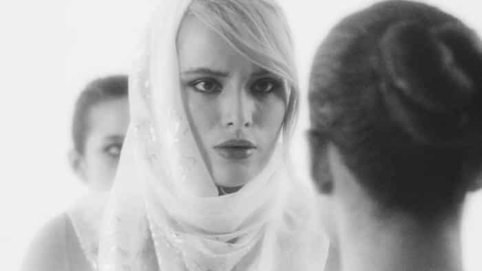 نقد و بررسی فیلم خداوندی محصول سال 2023 | چی‌بینو