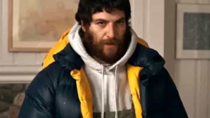 نقد و بررسی فیلم چه کسی چارلی را دعوت کرد؟ (2022) | چیبینو