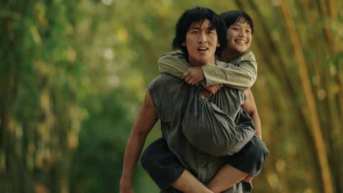 نقد و بررسی فیلم ترانه‌ای از جنوب محصول سال 2023 | چی‌بینو