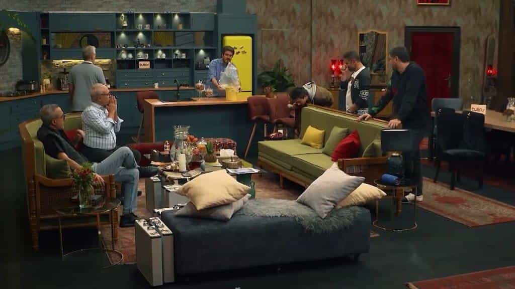 نقد و بررسی سریال جوکر محصول سال 2021 | چی‌بینو
