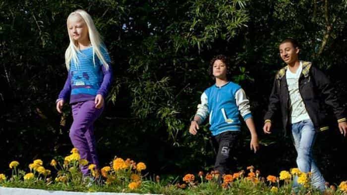 نقد و بررسی سریال راز اسپارتیکل محصول سال 2011 | چی‌بینو