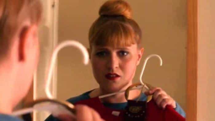 نقد و بررسی فیلم دشمن محصول سال 2022 | چی‌بینو