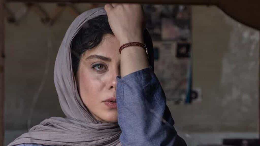 نقد و بررسی فیلم دوزیست محصول سال 2020 | چی‌بینو