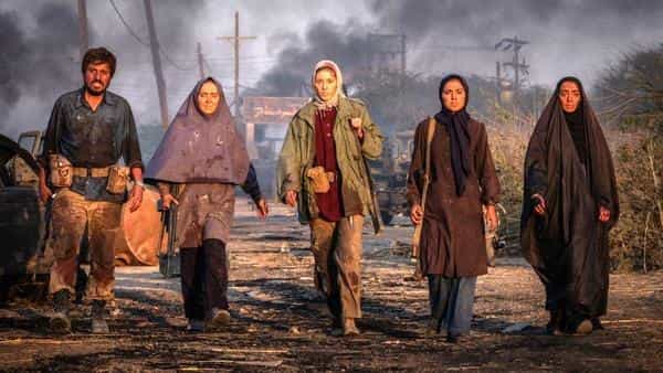 نقد و بررسی فیلم دسته دختران محصول سال 2022 | چی‌بینو