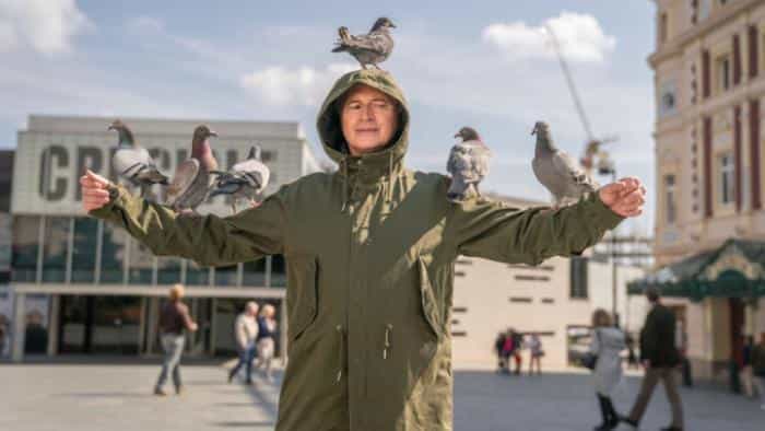 نقد و بررسی سریال شوی کامل محصول سال 2023 | چی‌بینو