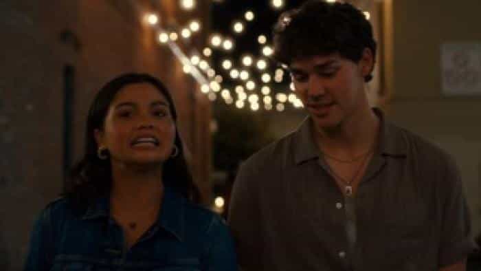 تماشای فیلم خط پایان: من و کوارتر بک (2024) | چی‌بینو