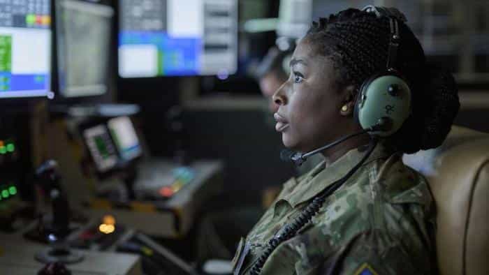 تماشای فیلم سرزمین بد محصول سال 2024 | چی‌بینو