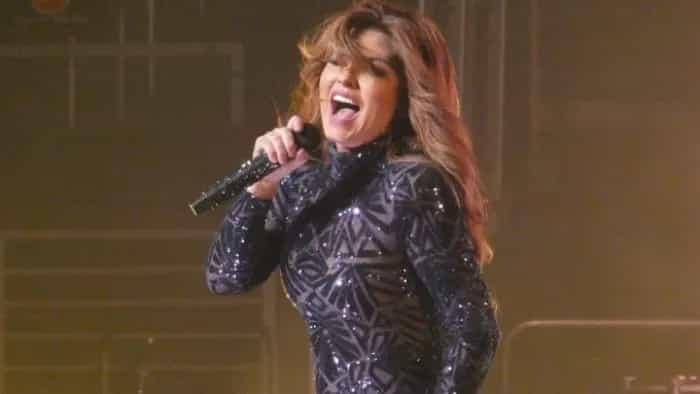 نقد و بررسی فیلم دختری که فراتر از تصورات است (2022)