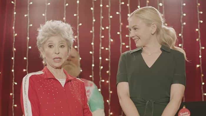 نقد و بررسی فیلم کمپ آموزشی کریسمس محصول سال 2022 | چی‌بینو