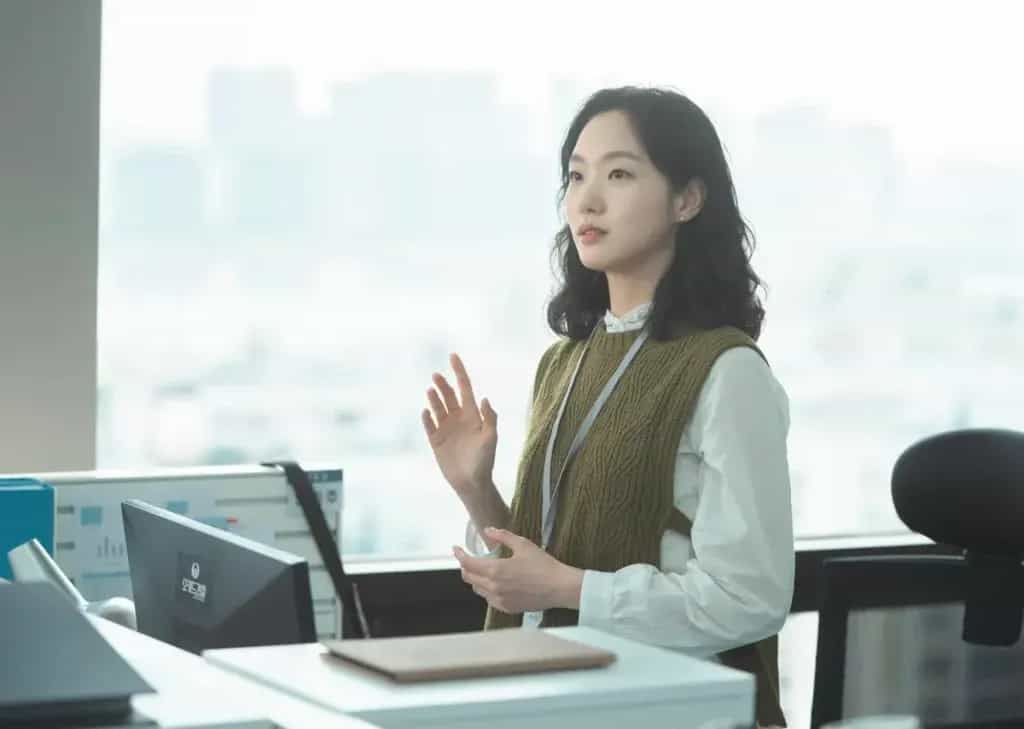 نقد و بررسی سریال زنان کوچک محصول سال 2022 | چیبینو